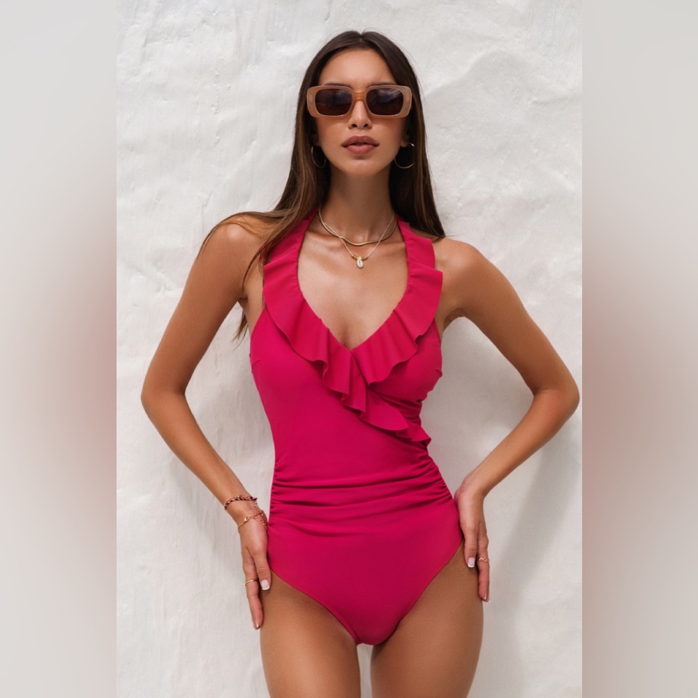 Iskra Sensorial Spring Ruffled Tummy Control One-Piece
M/Cherry